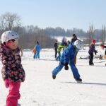 Zimní sportování na zamrzlém Kačáku
