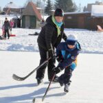 Zimní sportování na zamrzlém Kačáku