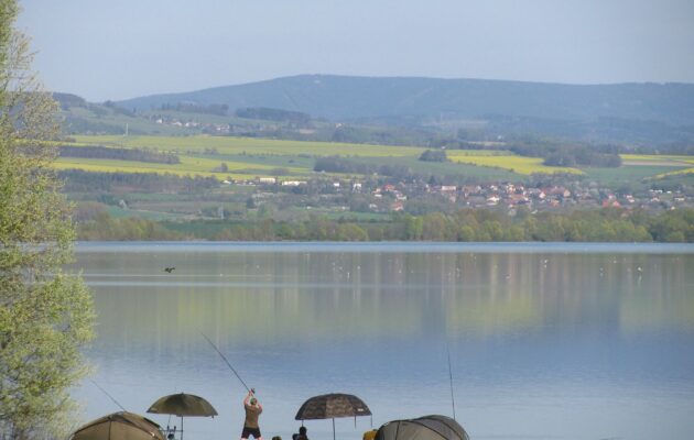 Voda v koupalištích v hradeckém kraji podle posledních kontrol vyhovuje