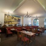 Hotel Labuť dnes s novými provozovateli naplno obnovil provoz