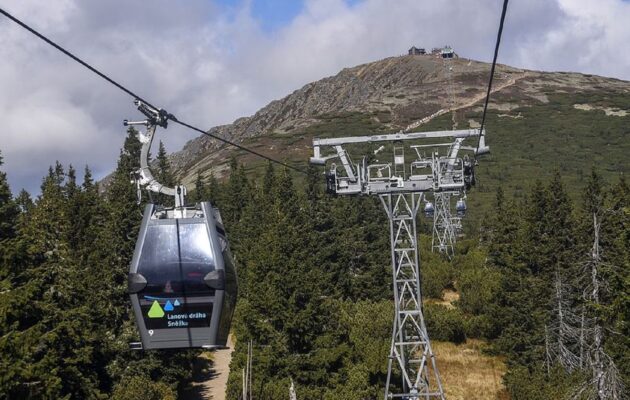 Lanovce na Sněžku v létě klesl meziročně počet cestujících o devět procent