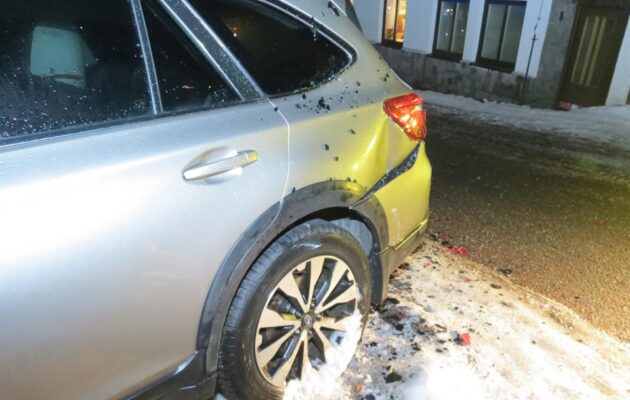 Opilí řidiči bourali do zaparkovaných aut. V krvi měli dvě promile