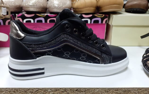 Celníci našli v obchodě padělky za 1,5 milionu korun