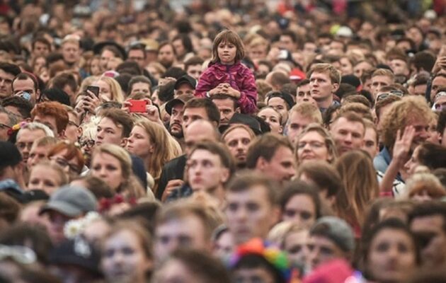 Hradeckému kraji v pololetí přibylo 1206 obyvatel, díky přistěhovalým cizincům