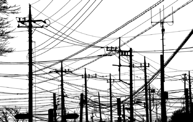 Na východě Čech byly kvůli silnému větru bez proudu tisíce domácností