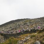 Sněžka čelí tisícovým davům turistů