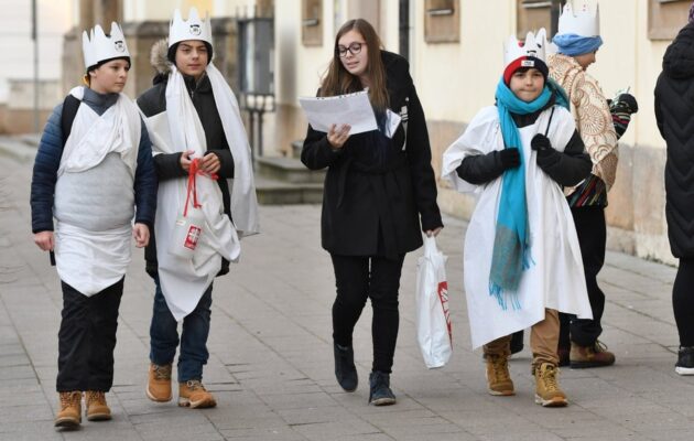 Při Tříkrálové sbírce v hradecké diecézi vyjdou do ulic stovky koledníků