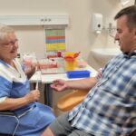 Návštěva v laboratoři vrchlabské nemocnice