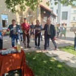 FOTO: Školní družina má nové pískoviště a hřiště pro street hokej