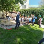 FOTO: Školní družina má nové pískoviště a hřiště pro street hokej