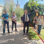 FOTO: Školní družina má nové pískoviště a hřiště pro street hokej