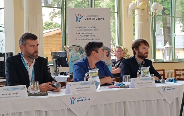 Peter Olšák prezentuje výsledky léčby elektroakupunkturou