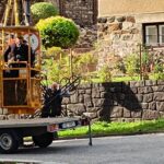 FOTO: Z věže klášterního kostela demontovali kříž, celá věž projde opravou