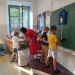 FOTO: Poprvé ve škole. Prvňákům přišel popřát mnoho zdaru i starosta