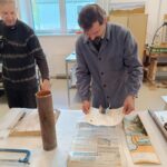 Otevírání časové schránky z věže klášterního kostela