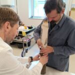 Otevírání časové schránky z věže klášterního kostela