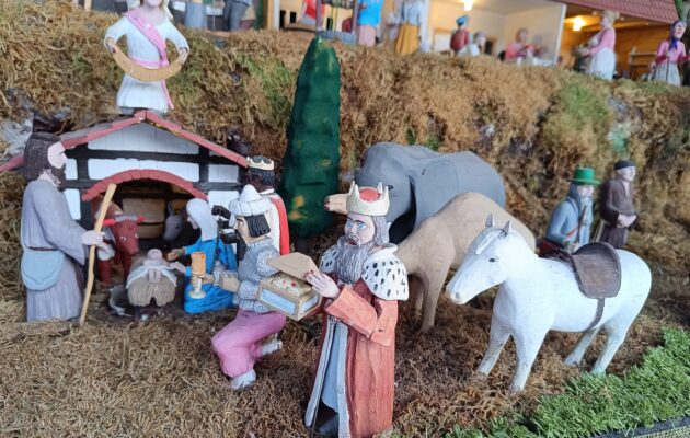 FOTO: Před zámkem je k vidění Fialův mechanický betlém