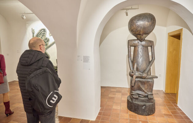 Třiatřicet umělců vytvořilo po svém ikonickou Madonu