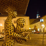 Třiatřicet umělců vytvořilo po svém ikonickou Madonu