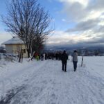 Zpívání koled u kapličky