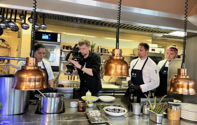 Televize Nova točila reportáž v restauraci Farma