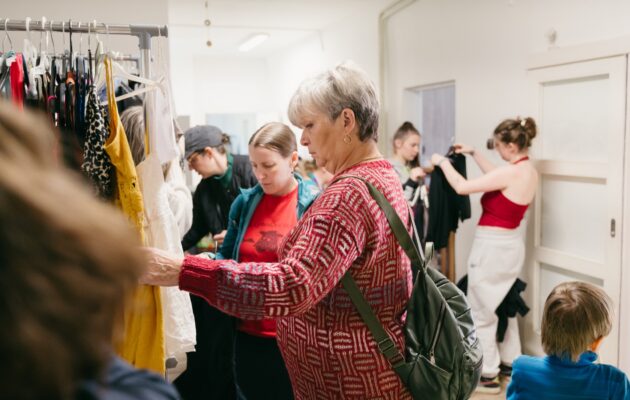 Vrchlabský swap, výměna oblečení