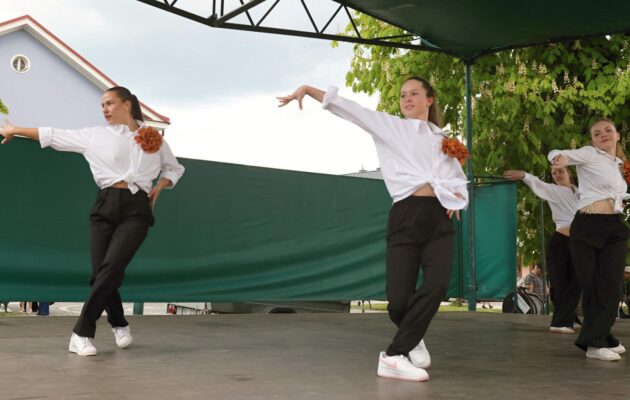 GALERIE: Májové muzicírování nabídlo tanec, zpěv i krkonošský folklor