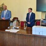 GALERIE: Deváťáci z Liščáku dostali svoje poslední vysvědčení ze základky na zámku