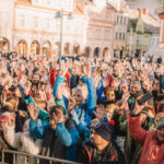FOTO: Vrchlabí tleskalo svým olympionikům, dostali krkonošské dárky