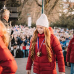 FOTO: Vrchlabí tleskalo svým olympionikům, dostali krkonošské dárky