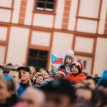 FOTO: Vrchlabí tleskalo svým olympionikům, dostali krkonošské dárky