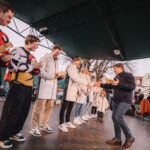 FOTO: Vrchlabí tleskalo svým olympionikům, dostali krkonošské dárky