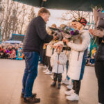 FOTO: Vrchlabí tleskalo svým olympionikům, dostali krkonošské dárky