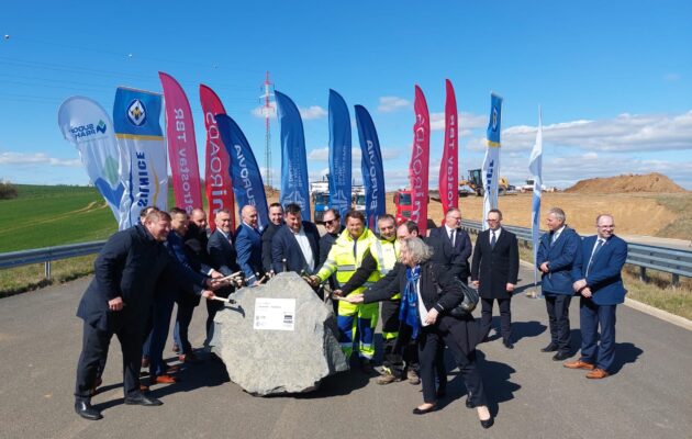 FOTO: ŘSD zahájilo stavbu posledního úseku dálnice D11 z Jaroměře do Trutnova