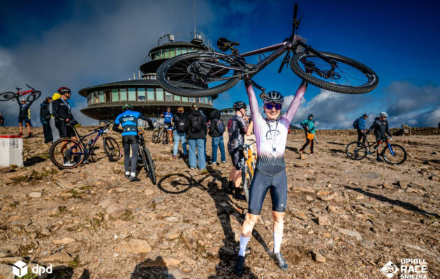Na kole až na Sněžku. Uphill Race si dalo 300 bikerů, nejrychlejší Zieliński