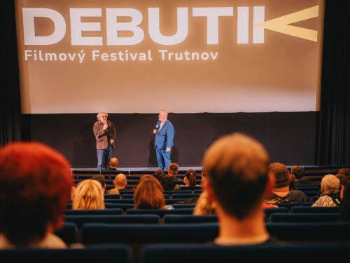 Debutik odstartoval poctou režiséru Smyczkovi a návratem k tradici