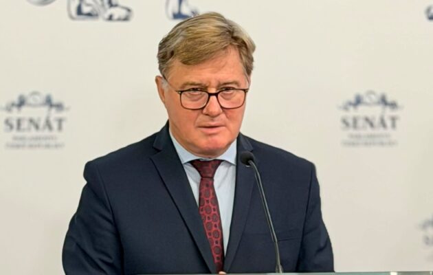 Spadl mi kámen ze srdce, řekl Sobotka, který obhájil Senát už v prvním kole